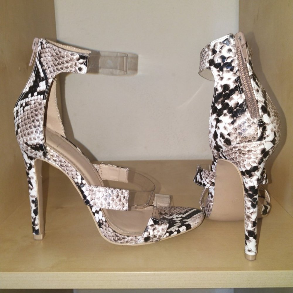 Women's Yoki Snakeprint Heels (7.5)
